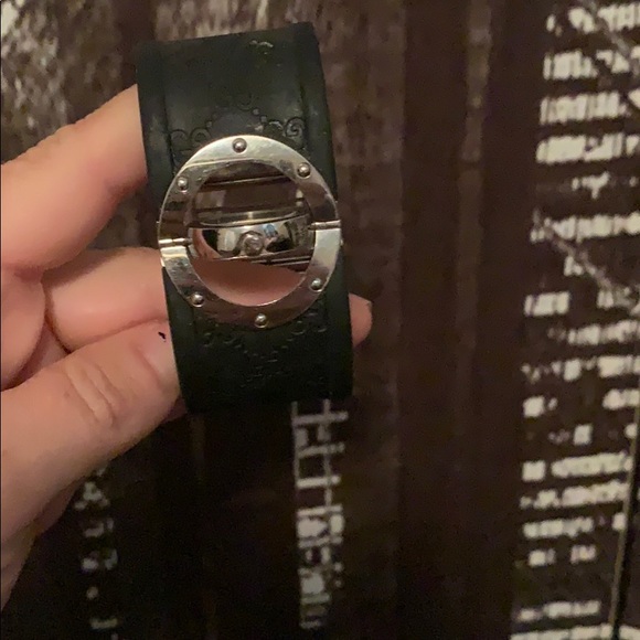 Gucci First Edition Women’s Flip Watch. - Picture 2 of 8